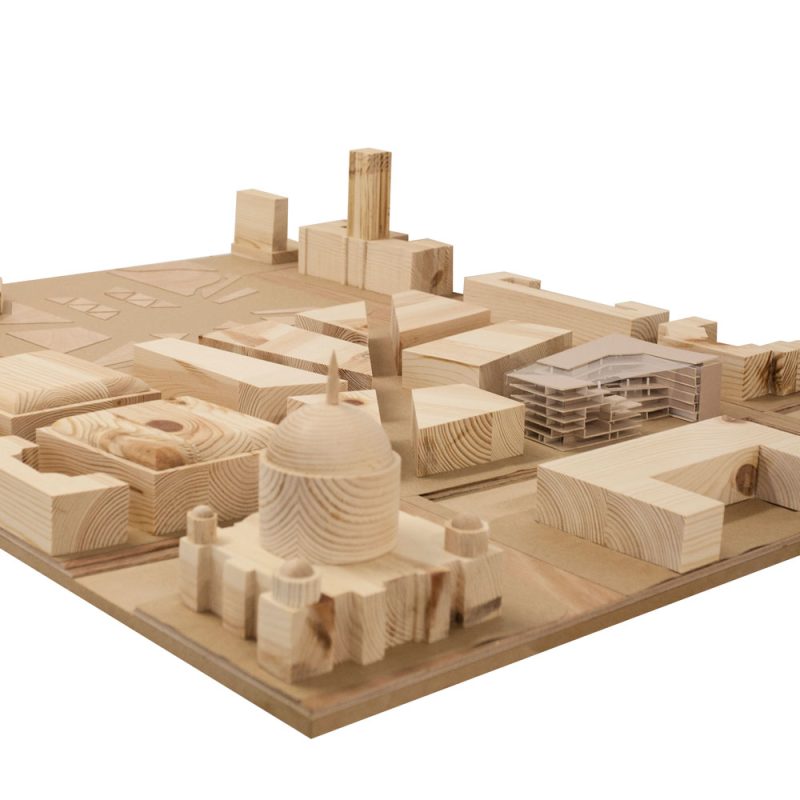 Model-Photo_Jarek-Thesis_1000x1000 optimised